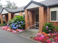 Front units and beautiful garden